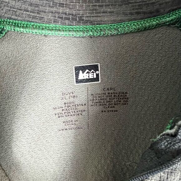 Rei Boys Pullover Size XL 18 - Picture 3 of 3